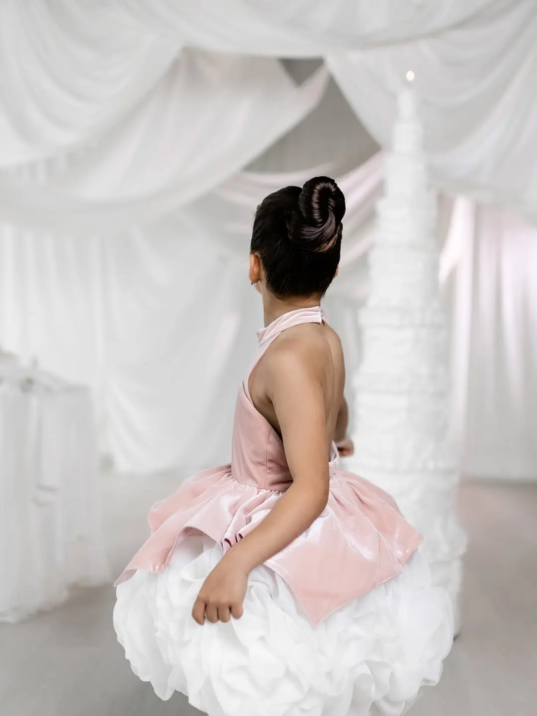 Girls Pink Velvet Flower Girl Dress with White Tulle Skirt for Wedding Party Special Occasion Children Clothing