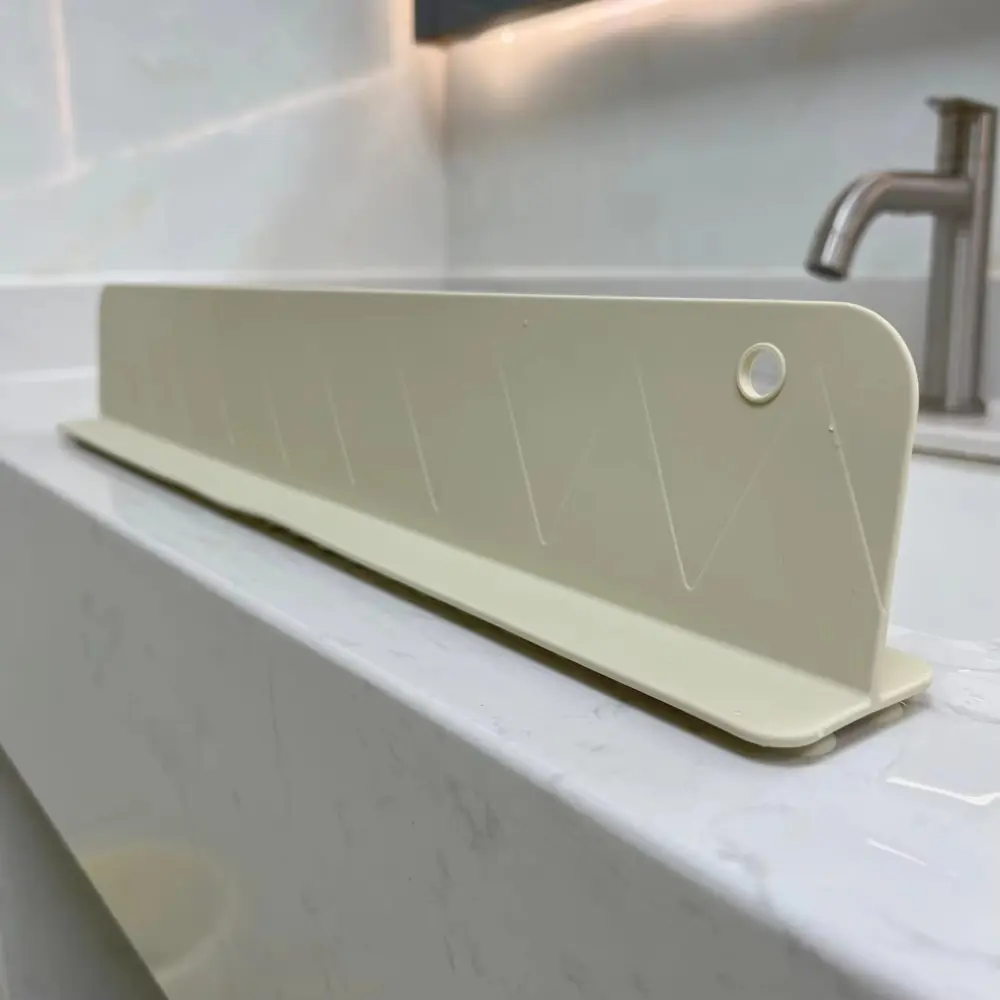 1PC Silicone Sink Baffle Splash Guard with Suction Cup Kitchen Sink Oil-Proof Water Baffle Plate Sucker Waterproof Screen