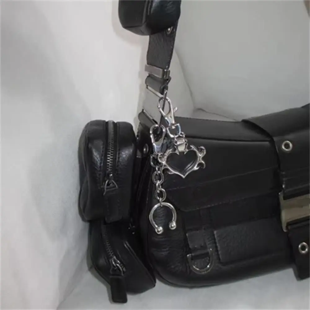 Punk Charm Horseshoe Clip Keychain Y2K Fashion Geometric Silver Keychains Backpack Pendant Goth Accessories