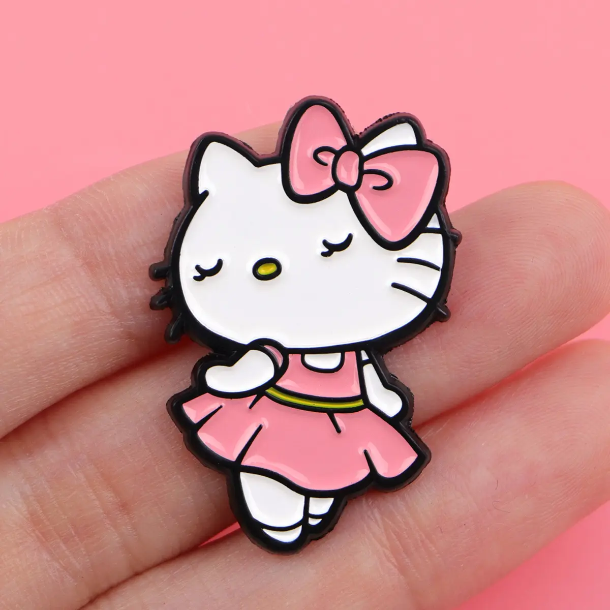 Cute White Dog Enamel Pin Cartoon Anime Badge On Backpack Lapel Pins Kawaii Brooches for Jackets Cosplay Accessories Gift Toys
