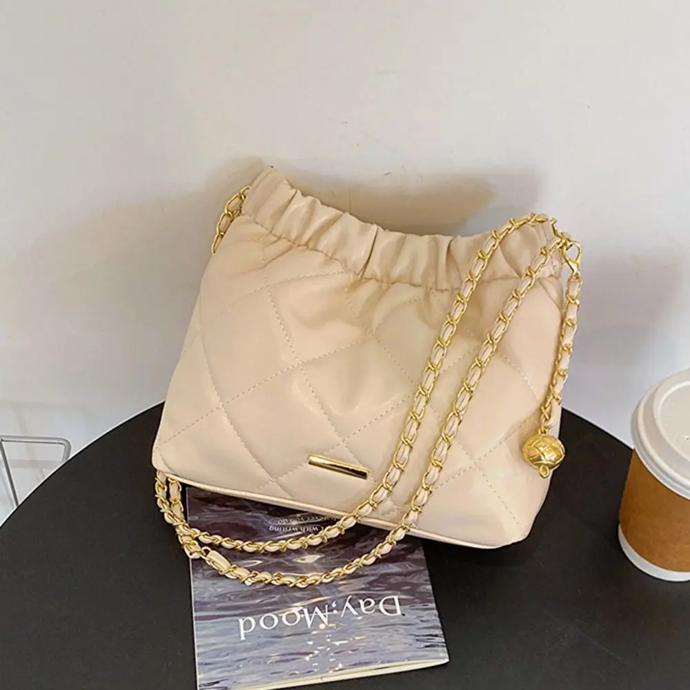 Shoulder Bag for Women Girls PU Leather Pleated Plaid Crossbody Bag Bucket Bag Large Capacity Tote Handbag Underarm Bag