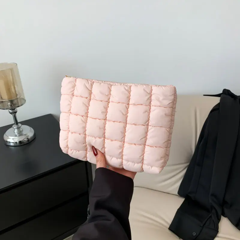 Women Makeup Pouch Padded Quilted Makeup Storage Bag Puffer Makeup Bag Large Cosmetic Organizer Bag Clutch Handbag Beauty Case