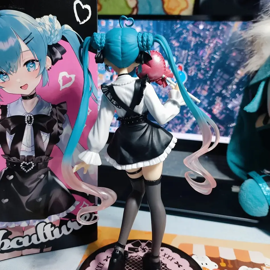 20cm Sexy Girl Hatsune Miku Anime Figure Fashion Subclture Miku Action Figure Christmas Gift PVC Collection Model Doll Toys