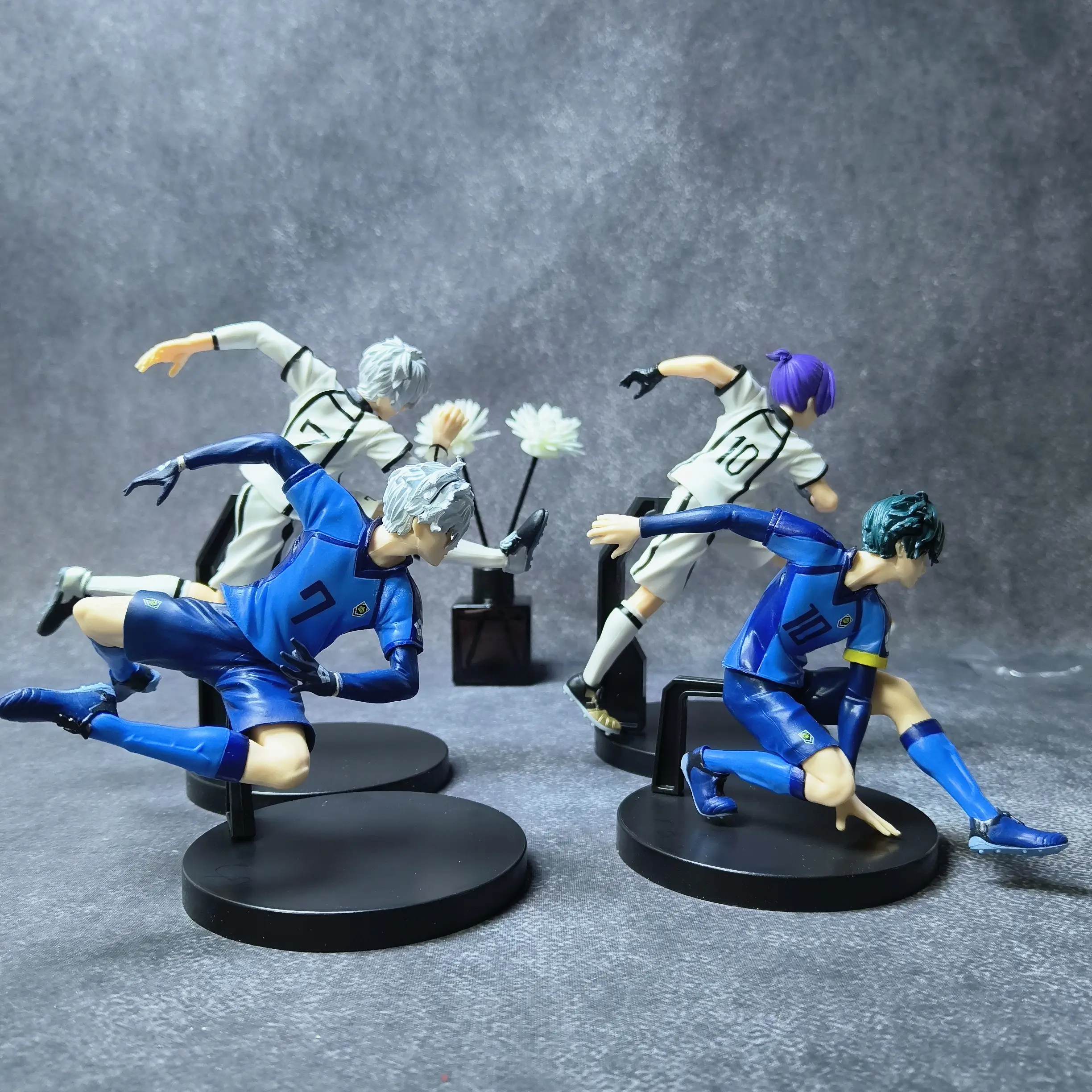 Anime Blue Lock Figure Football Uniform Nagi Seishirou Action Figure Itoshi Rin Figurine PVC Collection Model Doll Toys Gift