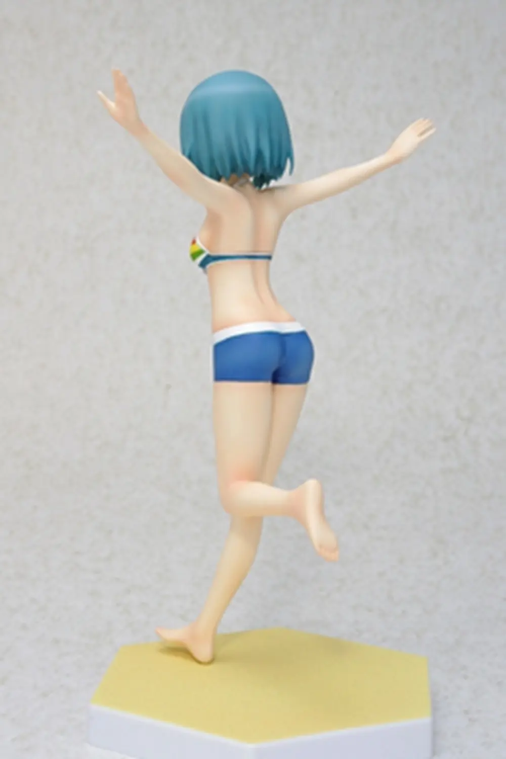 17CM Anime Mahou Shoujo Madoka Magica Miki Sayaka Figure Beach Queens 1/10 Swimsuit Ver Model Toy Gift Collection Aciton Figure