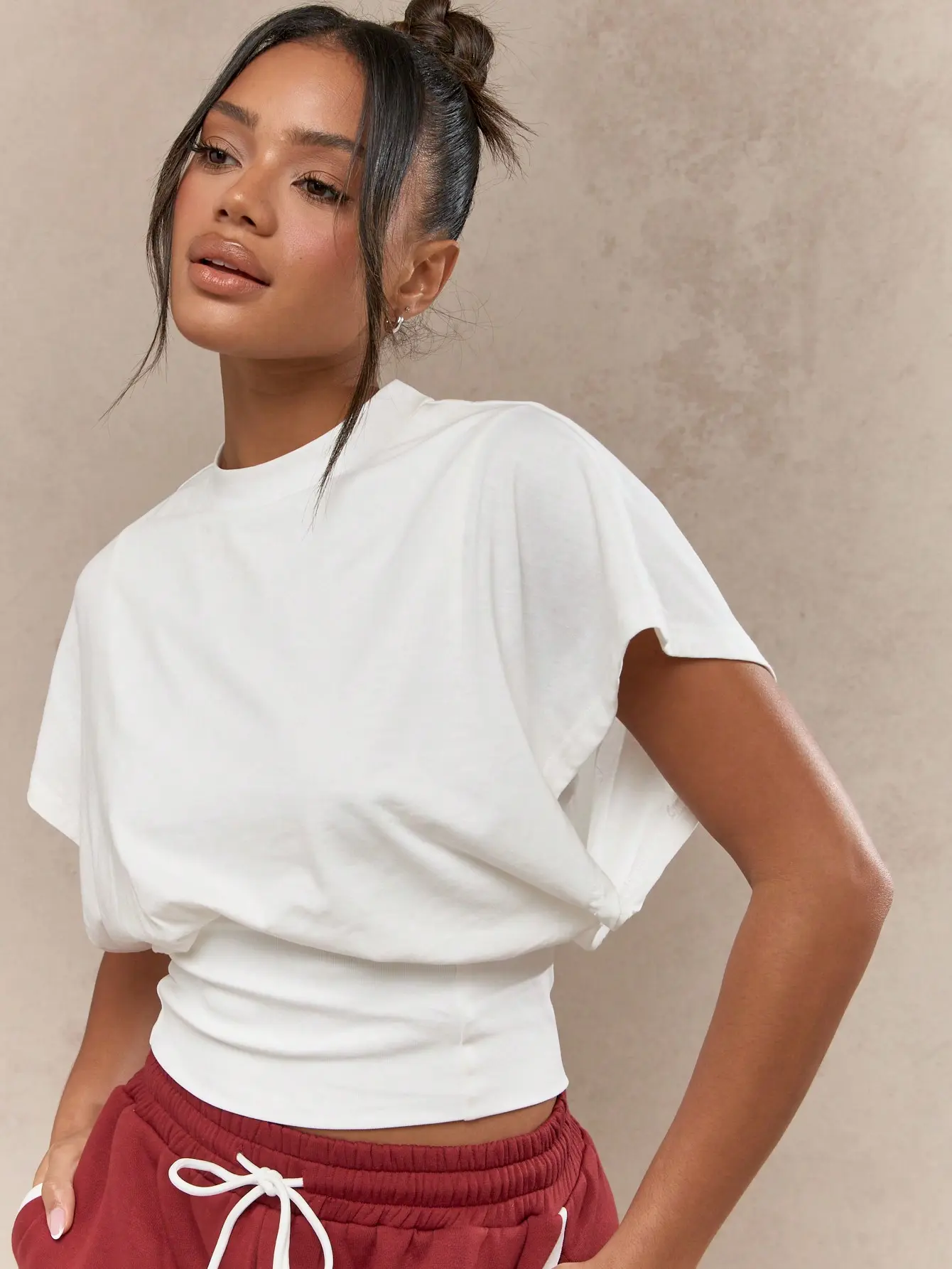 Ladies' casual and comfortable round neck fashionable T-shirt