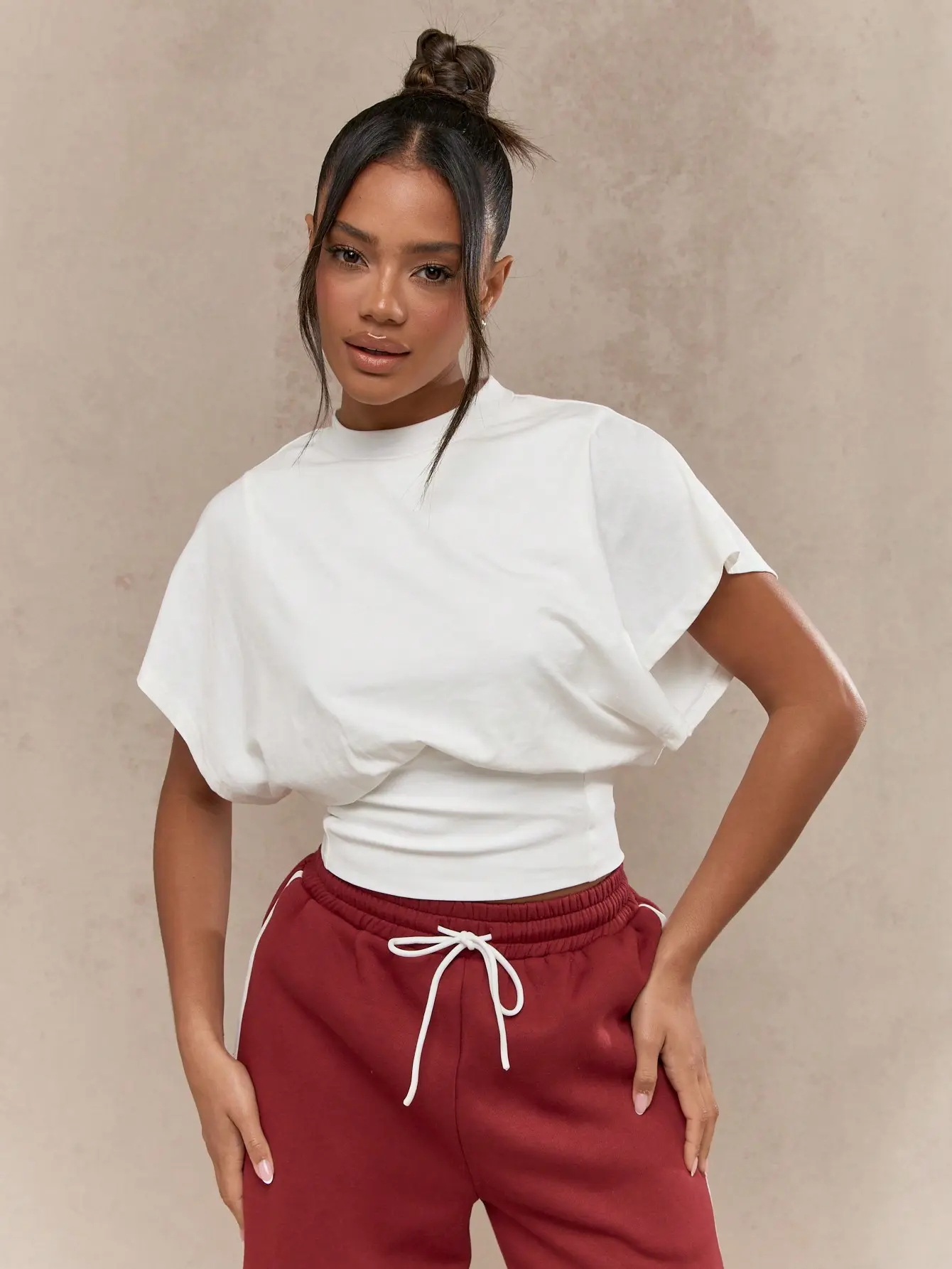 Ladies' casual and comfortable round neck fashionable T-shirt