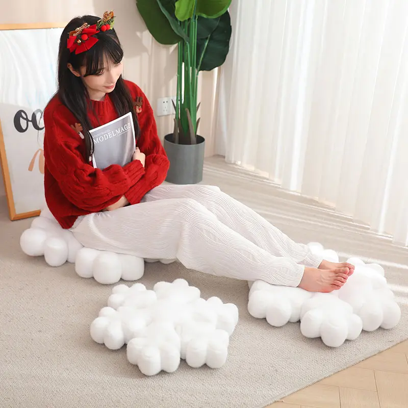 40cm/50cm/60cm Creative Snowflake Plush Cushion Soft Comfy Warm Cushion For Sofa/Chair/Flooring Pretty Home Decor For Christmas