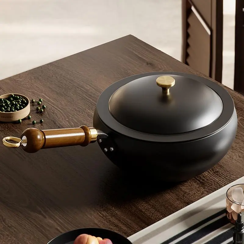 Ancient style big belly pot with lid Wooden handle handmade iron pot Sauce Pot Kitchen Pots Frying Pan Gas Stove Pot Cooking Pan