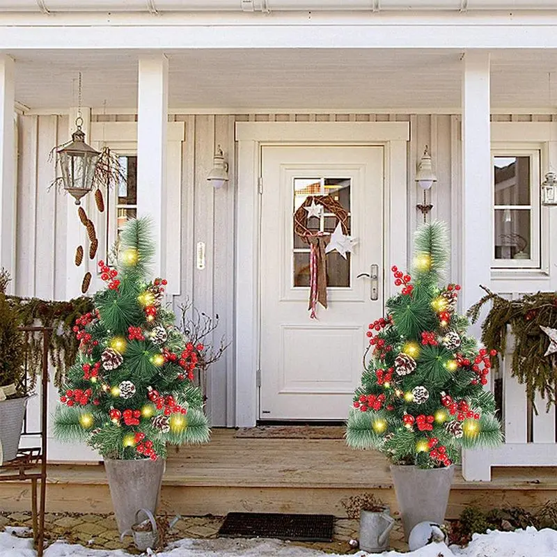 Christmas Tree Garden Lights Battery Operated Yard Lights With 20 LEDs Christmas Decoration With Berries And Pine Cones For Yard