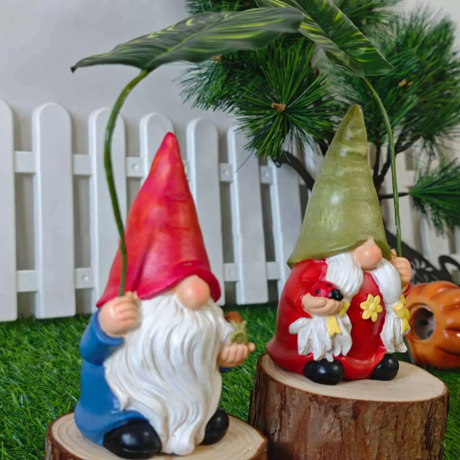 Garden Gnome statue 6.5-inch Gnome figurine decoration Resin Garden Statue Garden Dwarf Statue Ornament Lawn Garden Decor