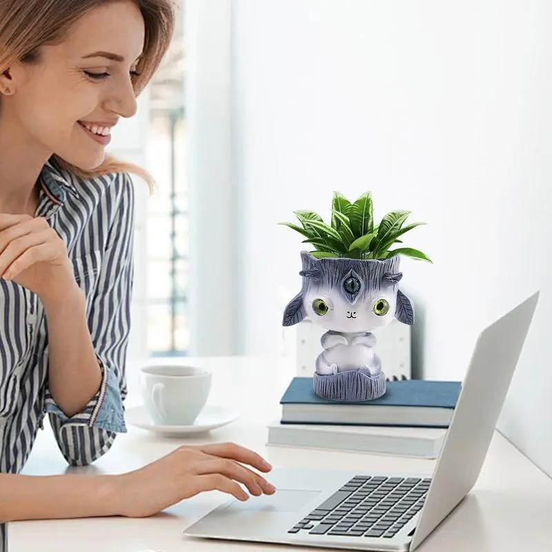 Alien Planter Pot Resin Cute Planter Pot Alien Flower Pot Succulent Planter Fantasy Creative Head Planter with Big Eyes for