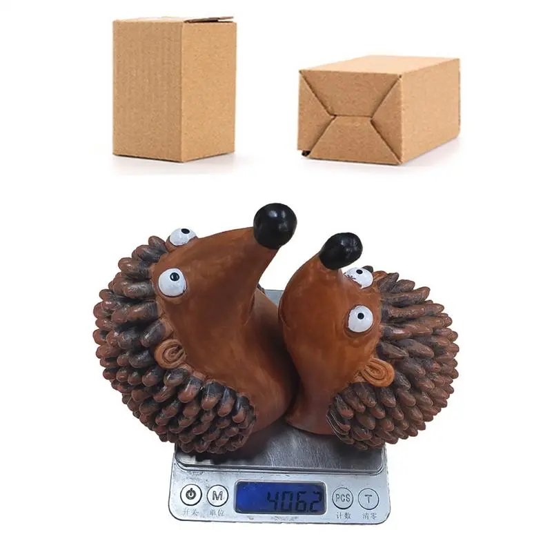 Hedgehog Garden Statue Valentine Cartoon Couple Animal Figures 15x12cm/5.91x4.72 Inch Cute Hedgehog Partner Decoration