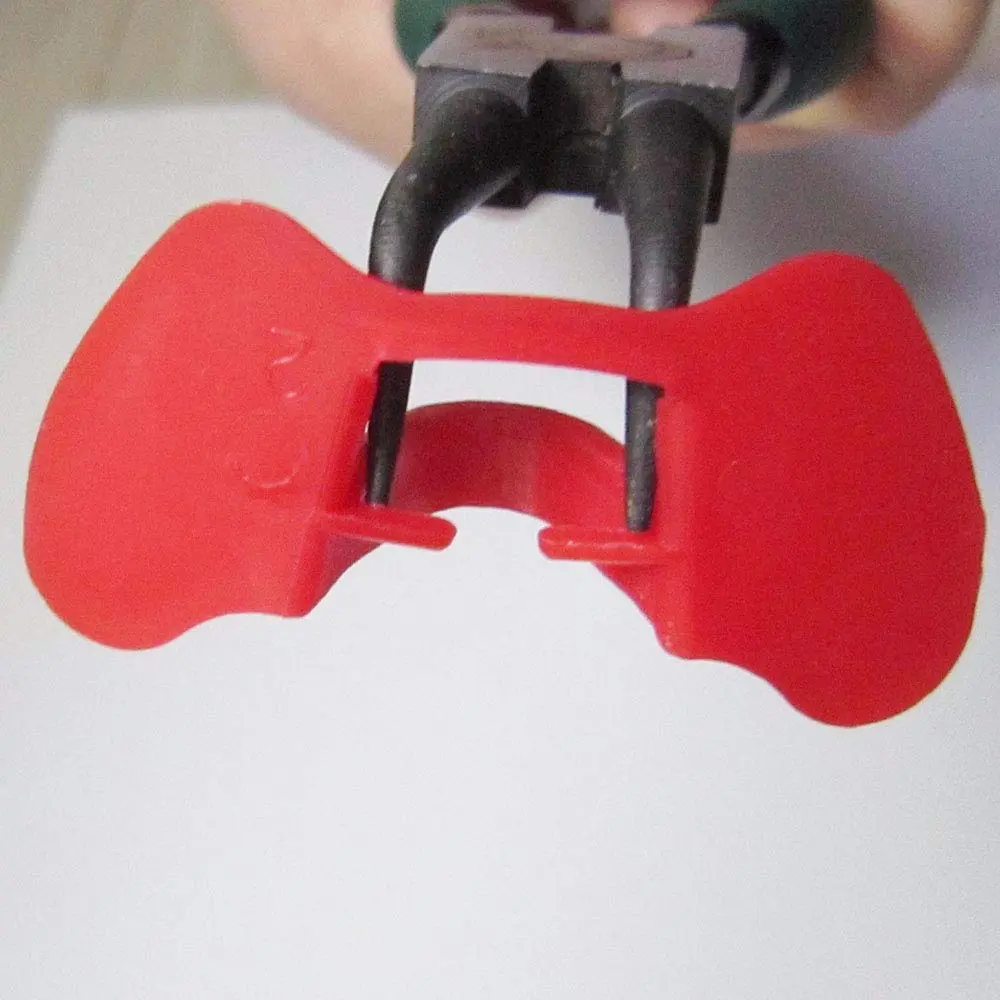20 Pcs Red Chicken Glasses Fighting Peepers Plastic Poultry Blinders for Chickens Prevent Pecking and Fighting