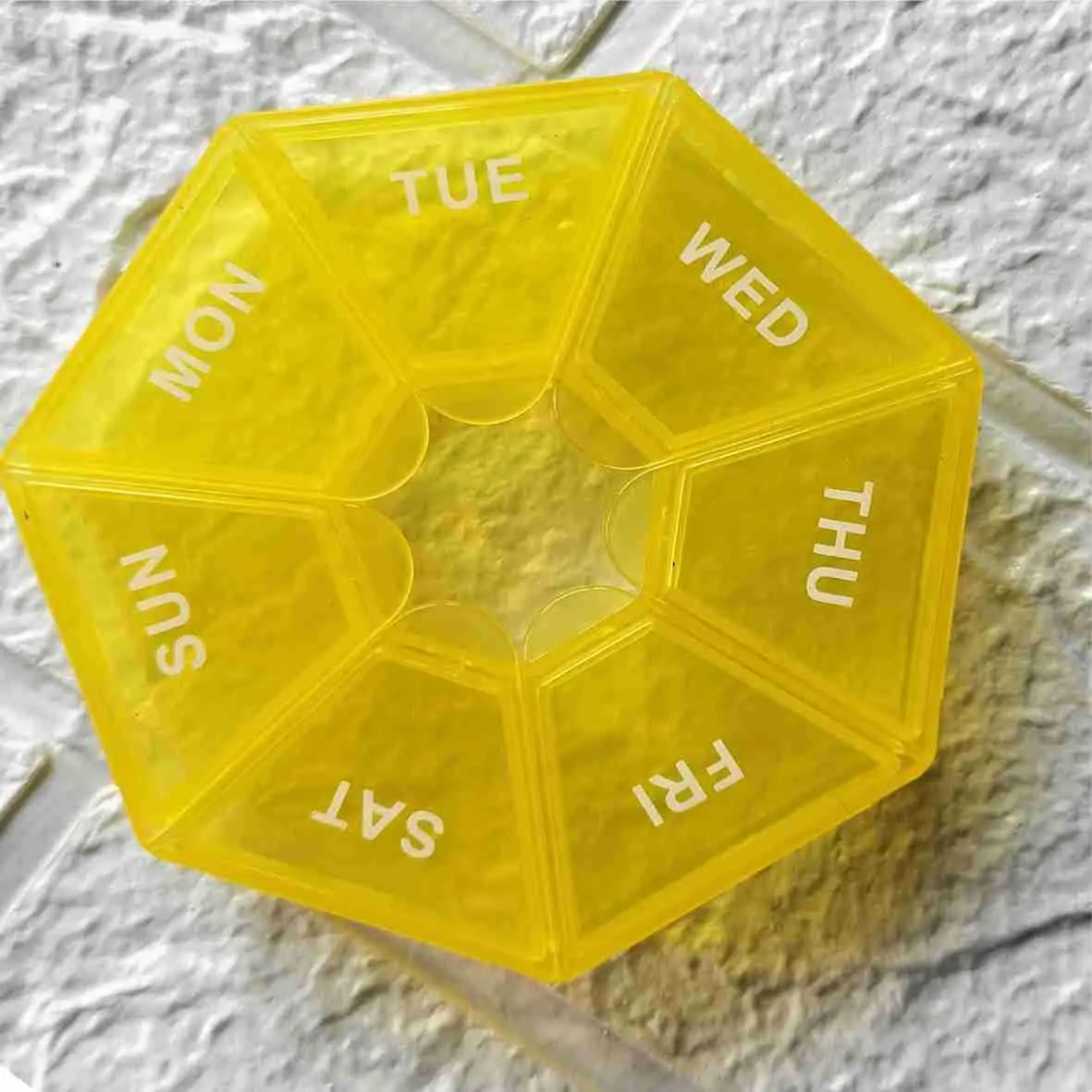 1pc Carry-On Portable One Week Mini Capacity Pill Box Dustproof Dispenser Seven Days A Week Transparent Pill Travel Organizers