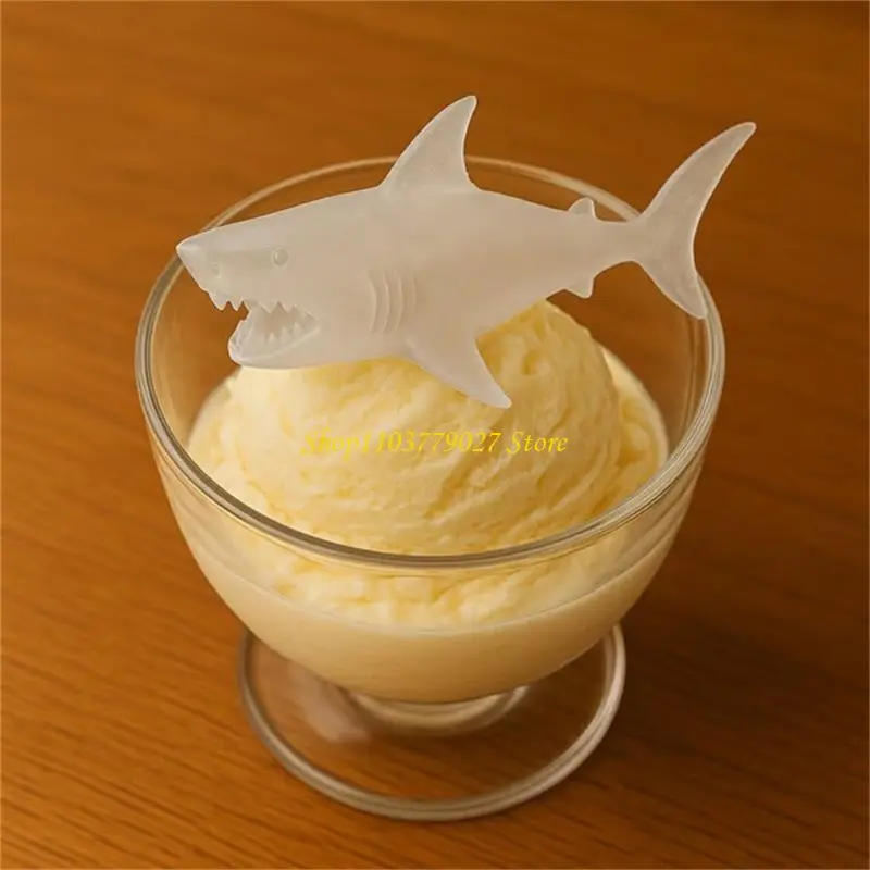 Unique Shark Shape Ice Mold Ice Tray Food Grade Silicone Ice Maker Mold for Whiskeys Drinkers and Bartenders Enduring
