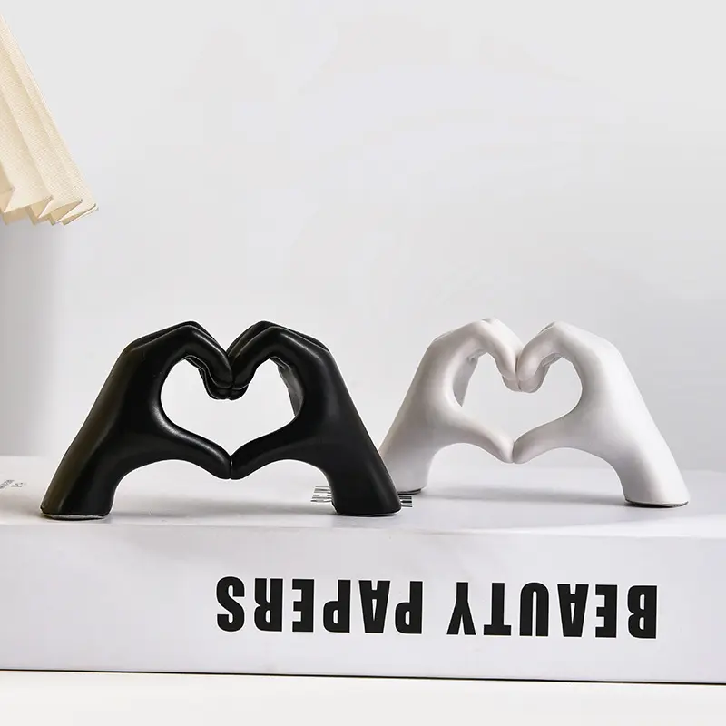 Nordic Light Luxury Art Crafts Office Home Decoration Resin Love Gesture Statues Sculptures Desktop Ornament Sculpture Figurines