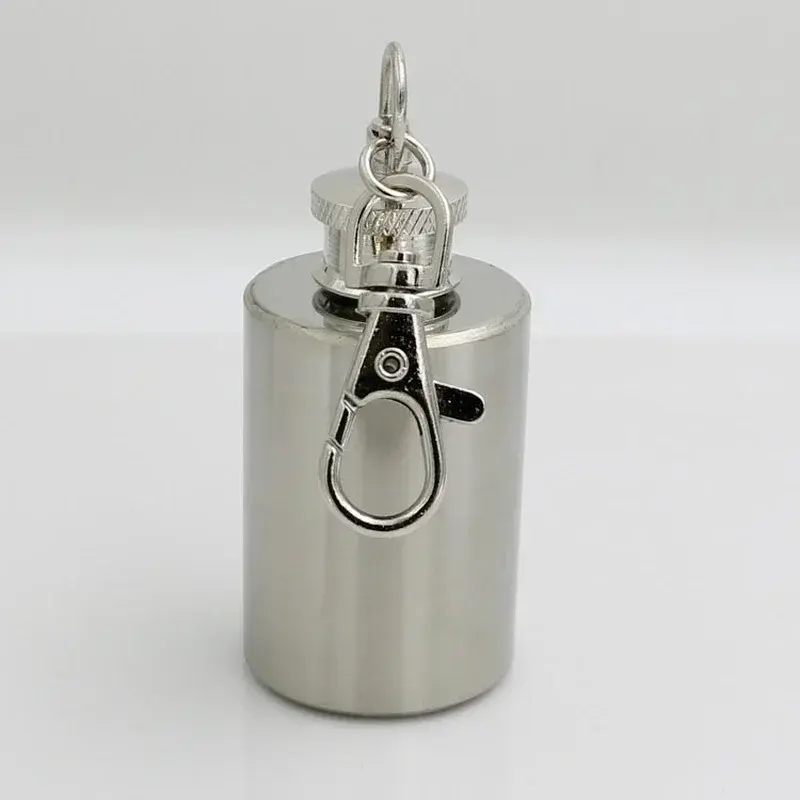 1 OZ Stainless Steel Mini Hip Flask with Keychain Screw Cap Portable Alcohol Flask Liquor Whiskey Bottle Outdoor Travel Gifts