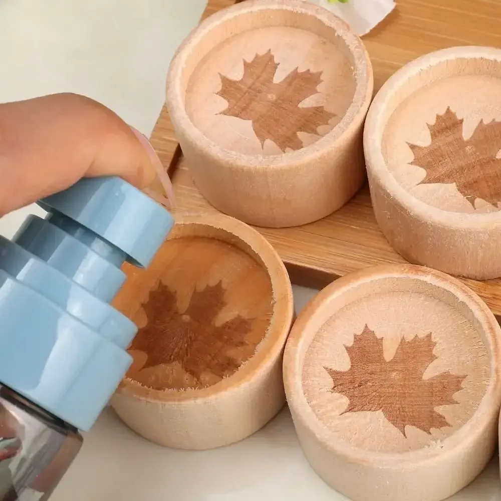 Slowly Volatile Expanded Fragrant Wood Maple Leaf Pattern Wooden Essential Oil Aromatherapy Diffuser Desktop Ornament