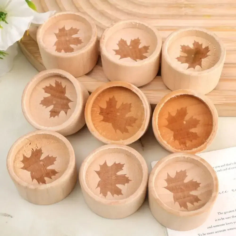 Slowly Volatile Expanded Fragrant Wood Maple Leaf Pattern Wooden Essential Oil Aromatherapy Diffuser Desktop Ornament