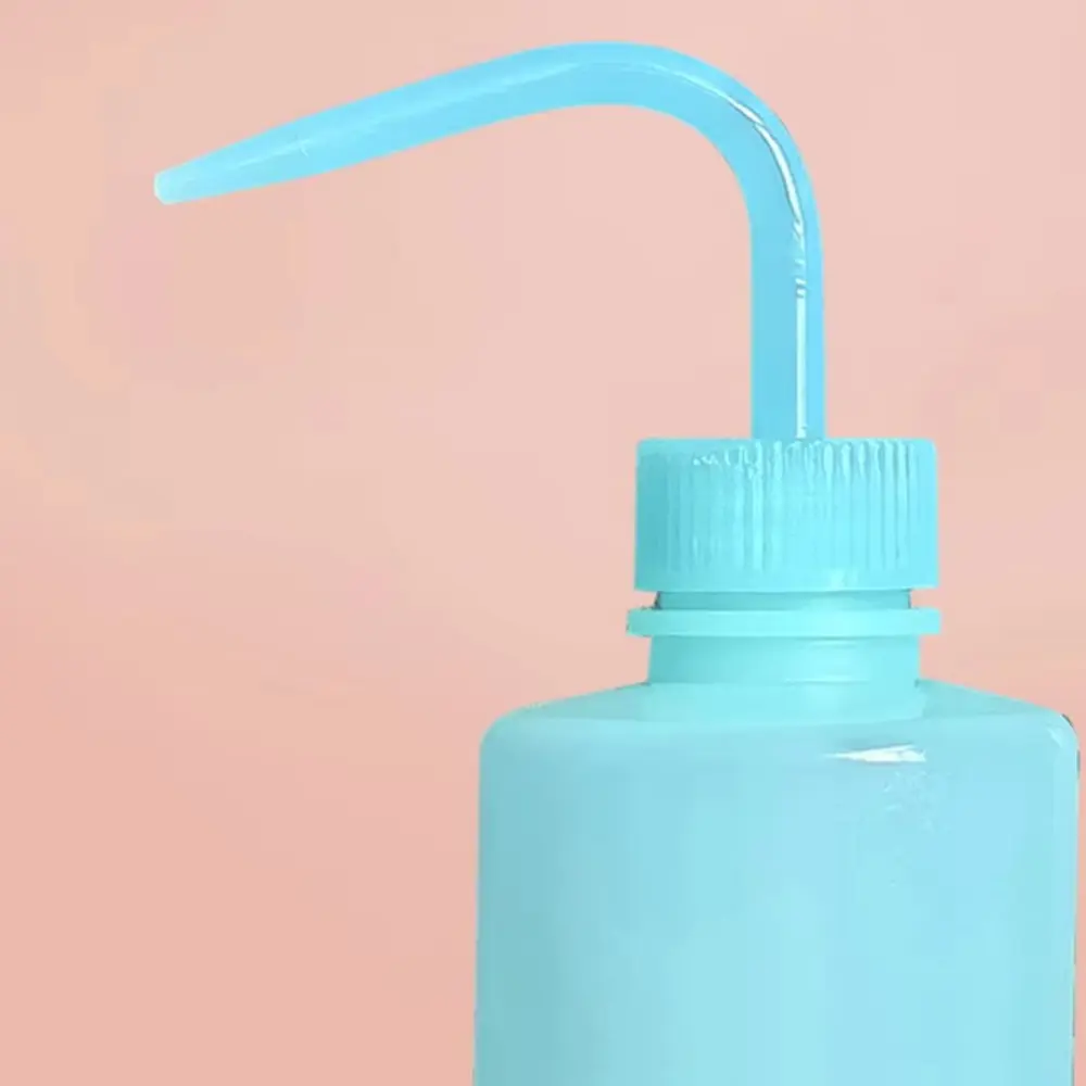 Safety Rinse 250ml Water Squirt Bottle Plastic Measurement Wash Bottle Watering Tools Squeeze Washing