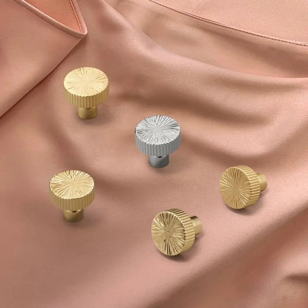 Luxury Zinc alloy Wardrobe Handle Bright Gold French Drawer Knob Anti Fingerprint Line Design Furniture Handle Drawer