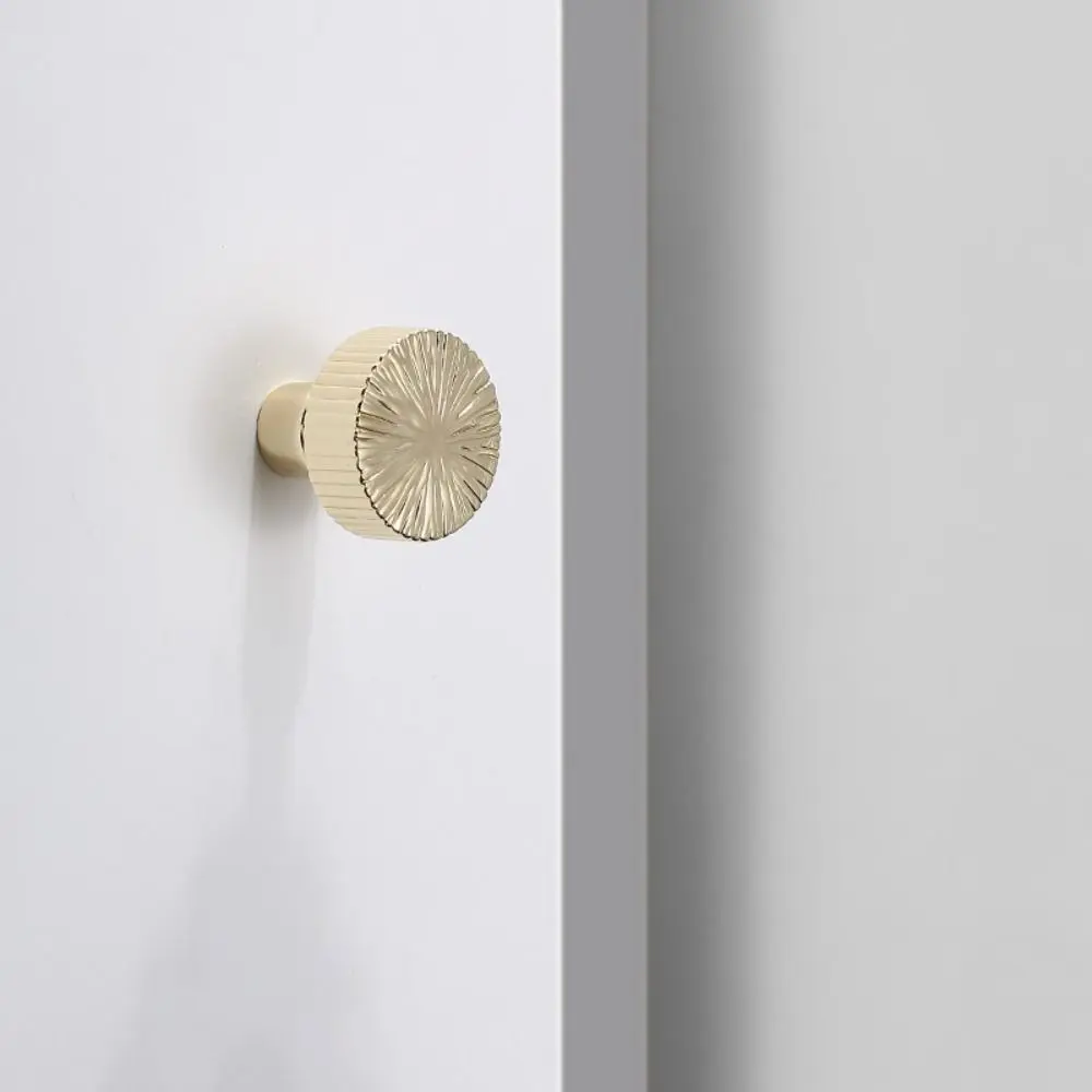 Luxury Zinc alloy Wardrobe Handle Bright Gold French Drawer Knob Anti Fingerprint Line Design Furniture Handle Drawer