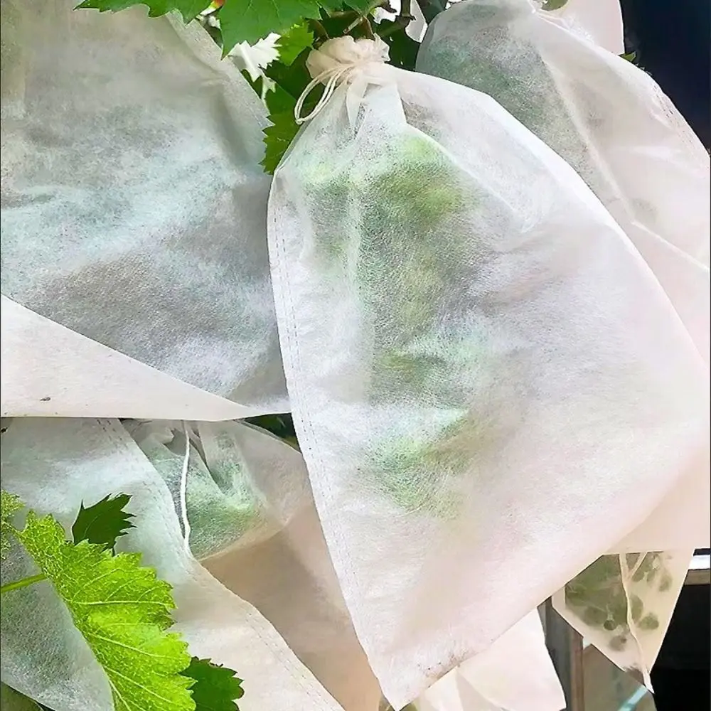 100Pcs Fabric Planting Pocket Fruit Protection Bags Planting Anti-bird Insect Barrier Pouch Garden Greenhouse Supplies