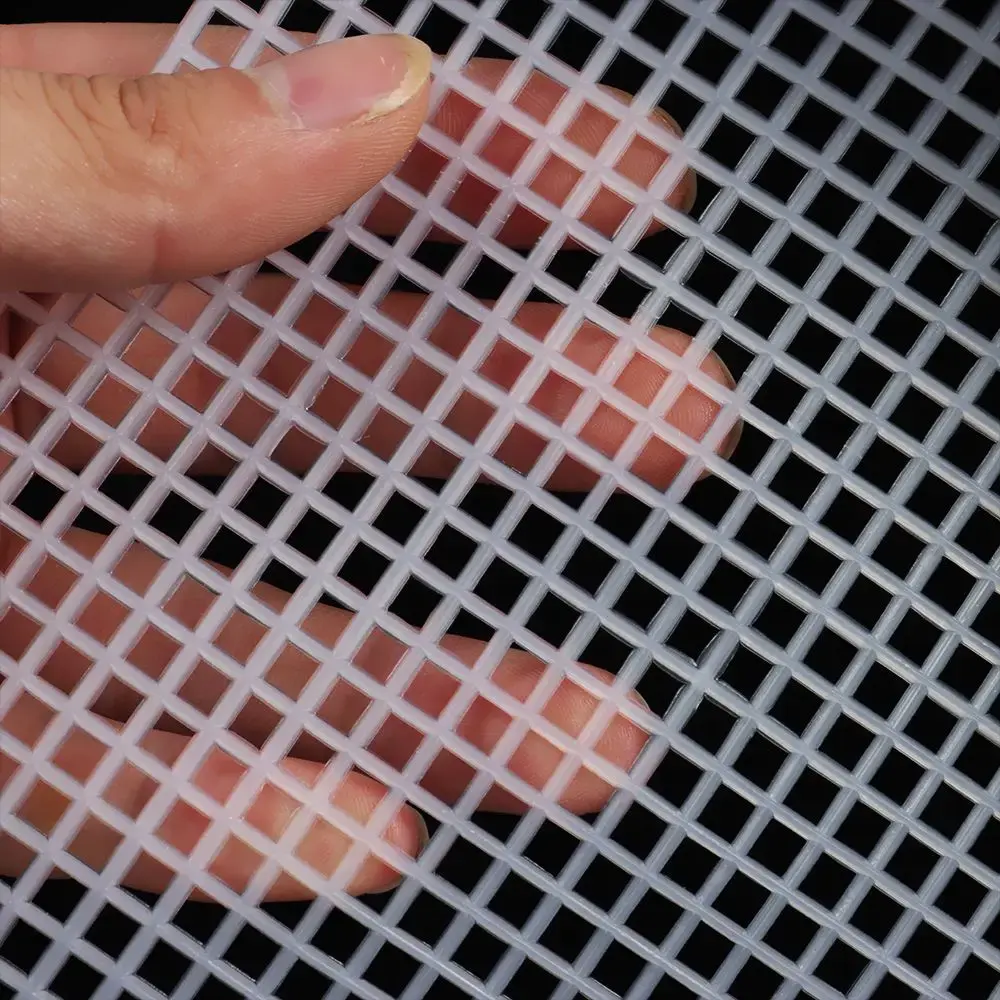 Plastic Mesh Cloth For Bag Rug Thread Hook Craft Supplies DIY Handcraft Latch Hook Bags Made Plastic Grid Hook Crafts 33*50CM