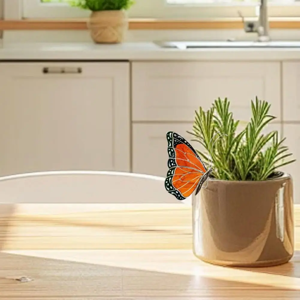 Nature-inspired Home Decor Butterfly Sun Catcher Garden Decor Set Flowerpot Insert Stained Plant Stake for Outdoor for Gardens