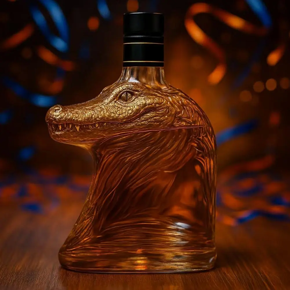 Tropical Themed Whiskey Bottle Handmade Crocodile Head Glass Wine Decanter for Whiskey Vodka Beer Artistic Beverage for Home