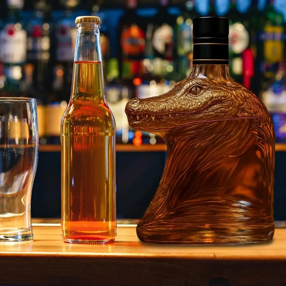 Tropical Themed Whiskey Bottle Handmade Crocodile Head Glass Wine Decanter for Whiskey Vodka Beer Artistic Beverage for Home
