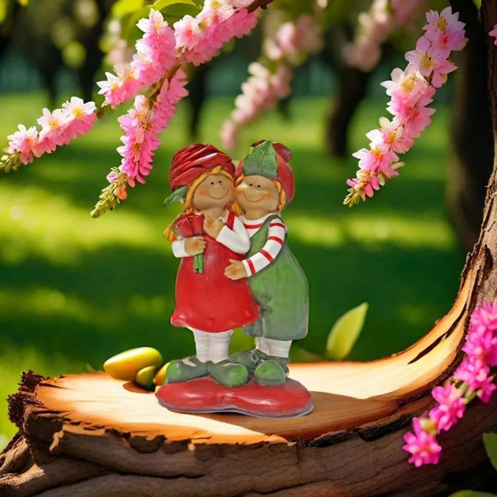 Environmentally Friendly Couple Figurines Romantic Resin Couple Figurines with Roses for Home Decor Wedding Table for Home