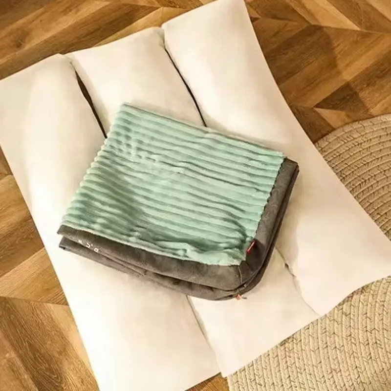 Dog Bed Large Dog Warm Accessories Halloween Dogs Baskets for Winter Big Cushion Accessory Small Pet Basket Breeds Fluffy Pets