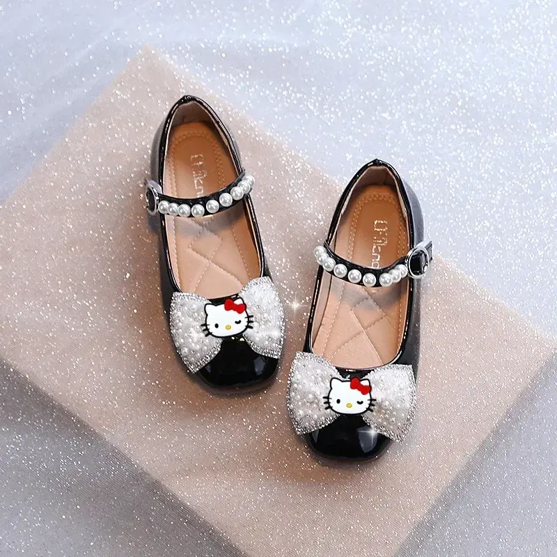 Sanrio hello kitty girls sandals flat shallow princess shoes spring and summer new soft soles pearl bow performance dance shoes