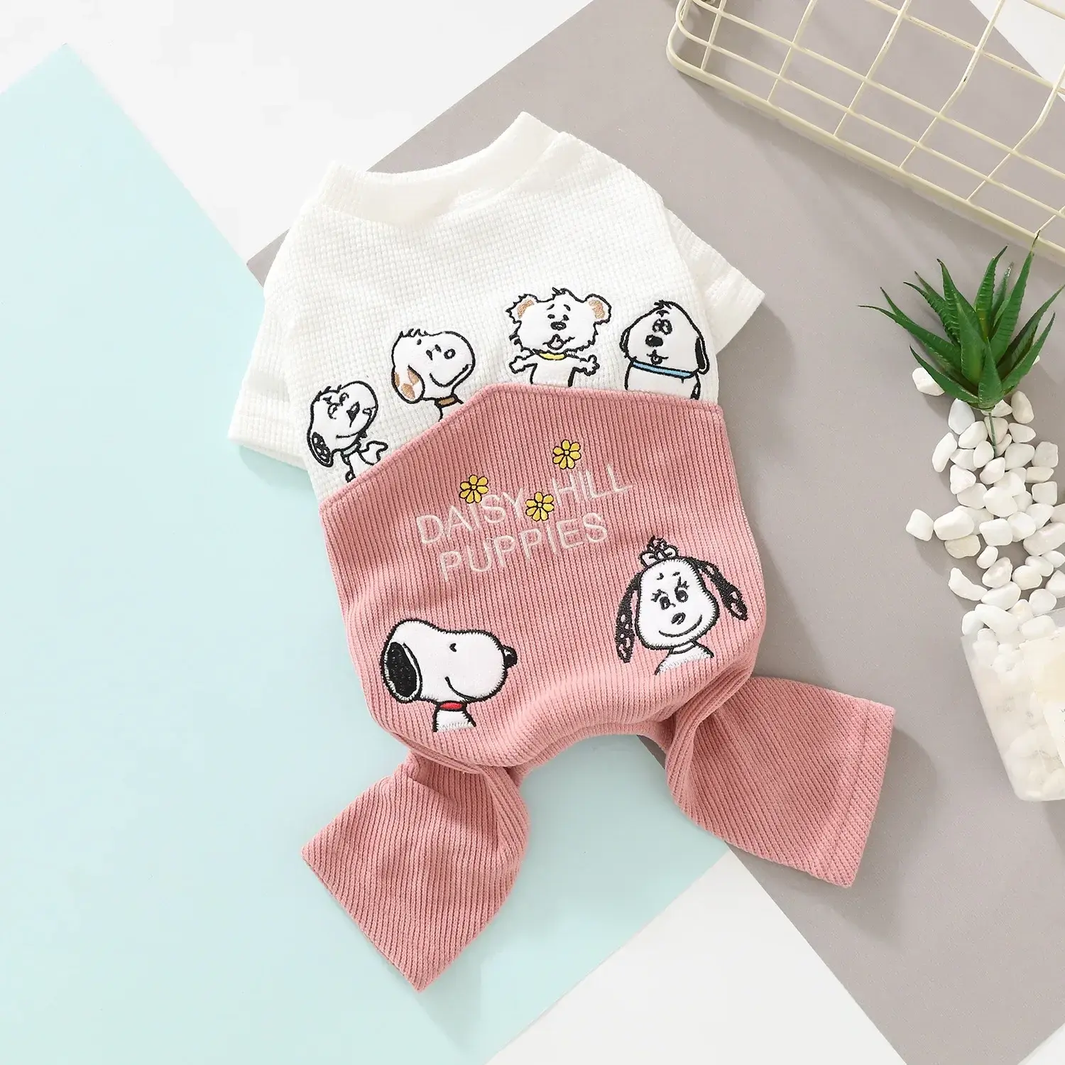 Snoopy Spring and Autumn Dog Jacket New Cute Pet Patchwork Warm and Breathable Dog Four-legged Clothes coat Cartoon Pet Clothes