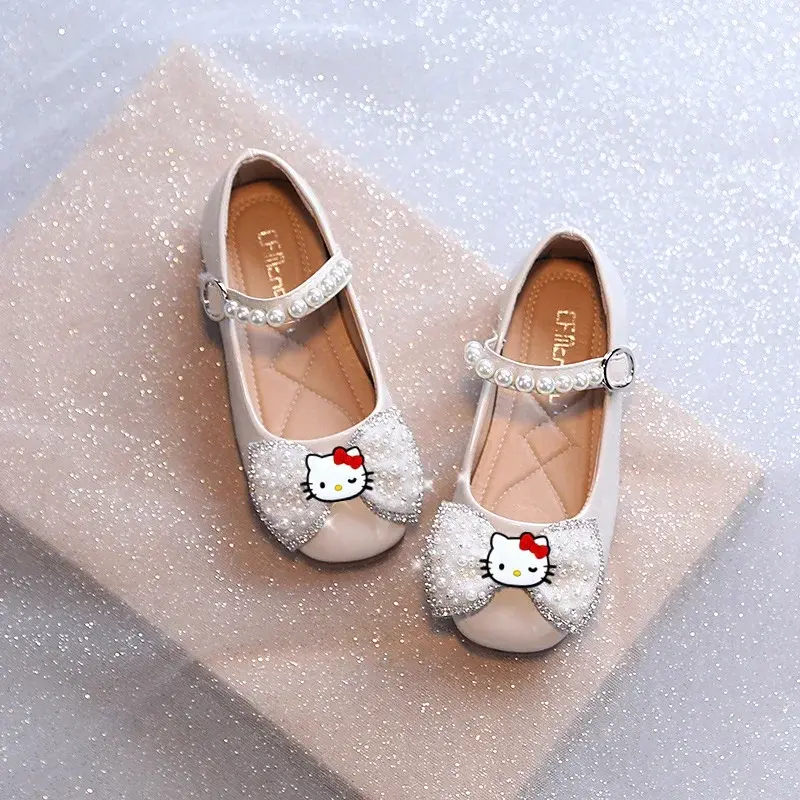 Sanrio hello kitty girls sandals flat shallow princess shoes spring and summer new soft soles pearl bow performance dance shoes
