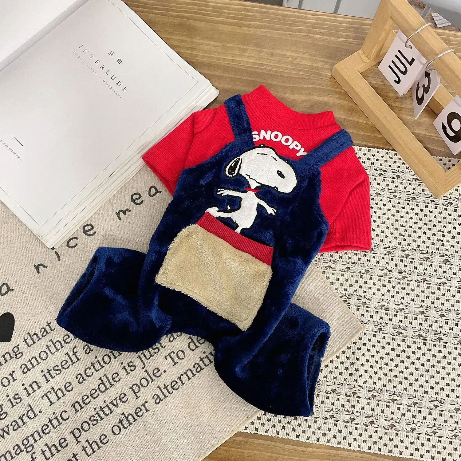 Snoopy baby autumn and winter new patchwork flannel warm and breathable pet dog two-legged coat clothes pet clothes jacket dog