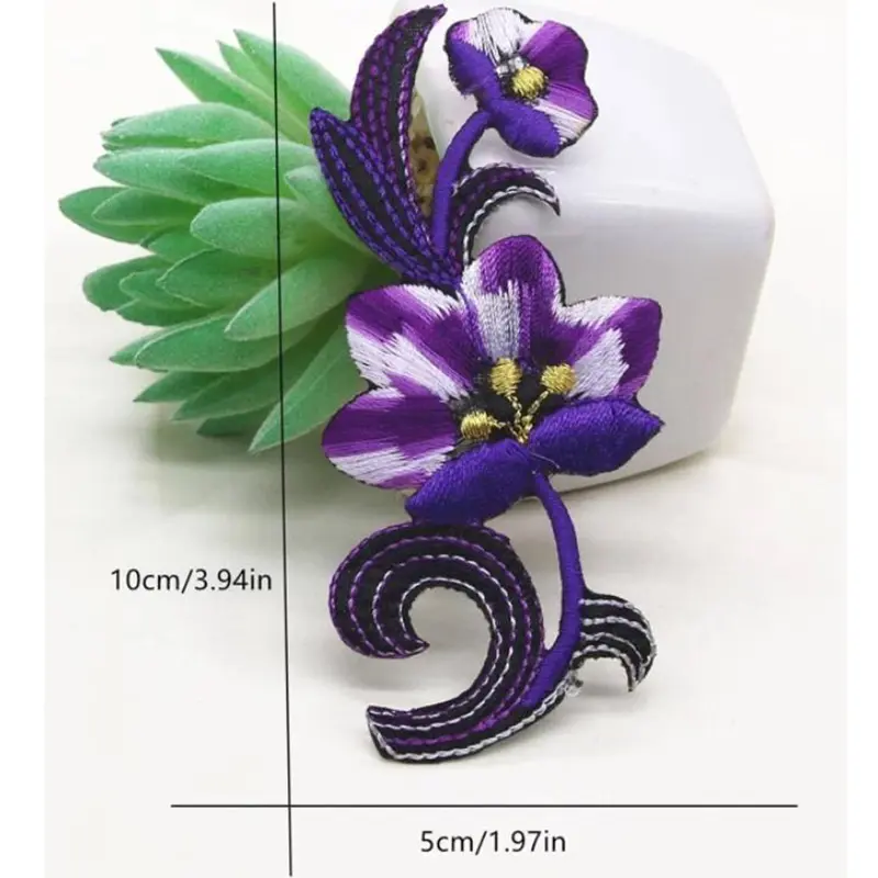 1 Pair of Embroidered Decals With Venetian Pattern Lace Edging DIY Women's Dress Decoration 9.7 * 4.6cm