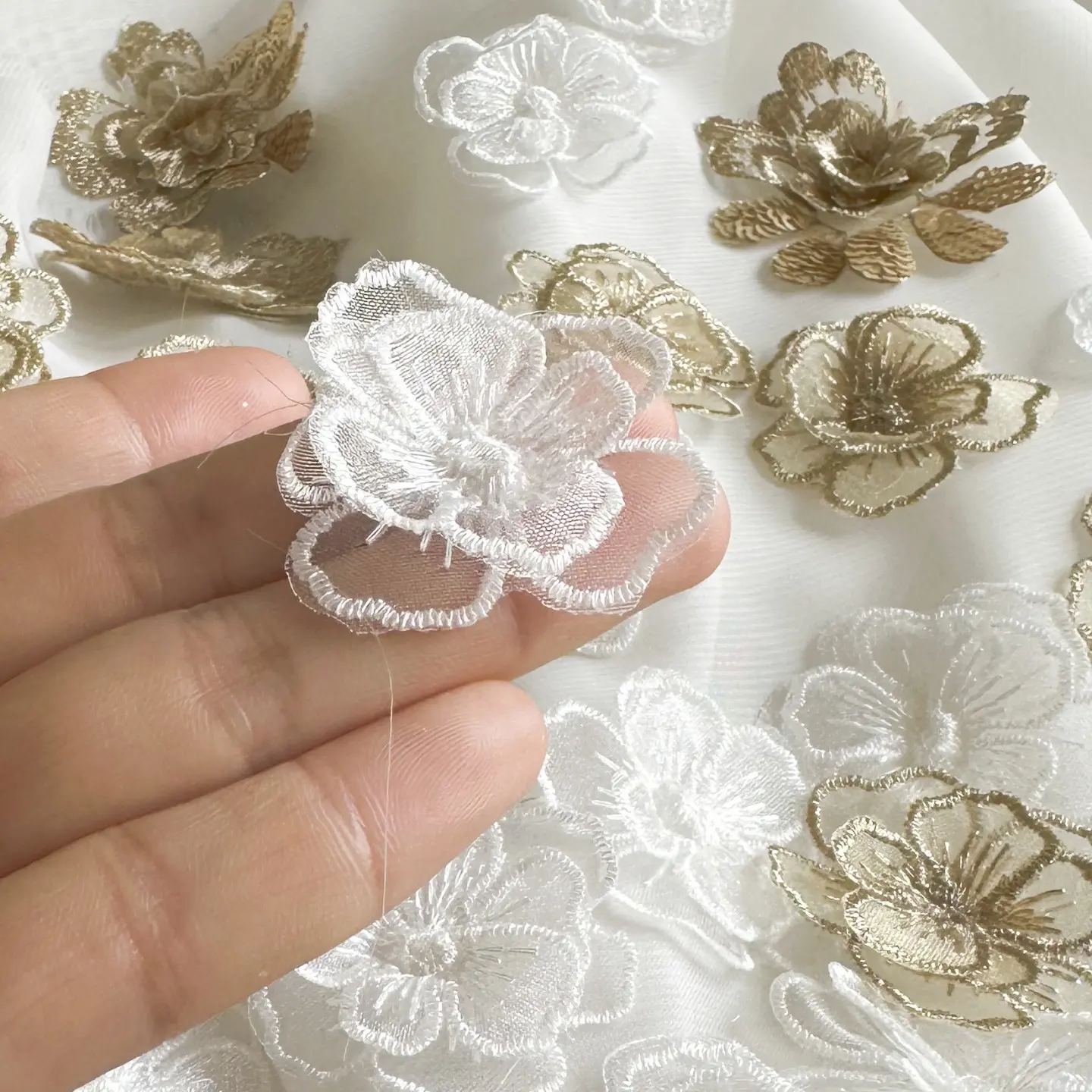 10Pcs  Flower  Embroidery Patches Fabric For Dress Coat Bags Accessories Sewing Patch Handmade Applique Repair Crafts Supplies