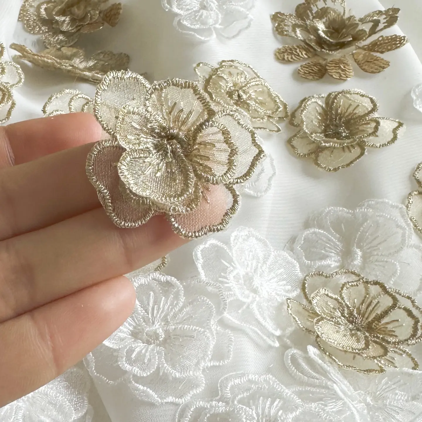 10Pcs  Flower  Embroidery Patches Fabric For Dress Coat Bags Accessories Sewing Patch Handmade Applique Repair Crafts Supplies