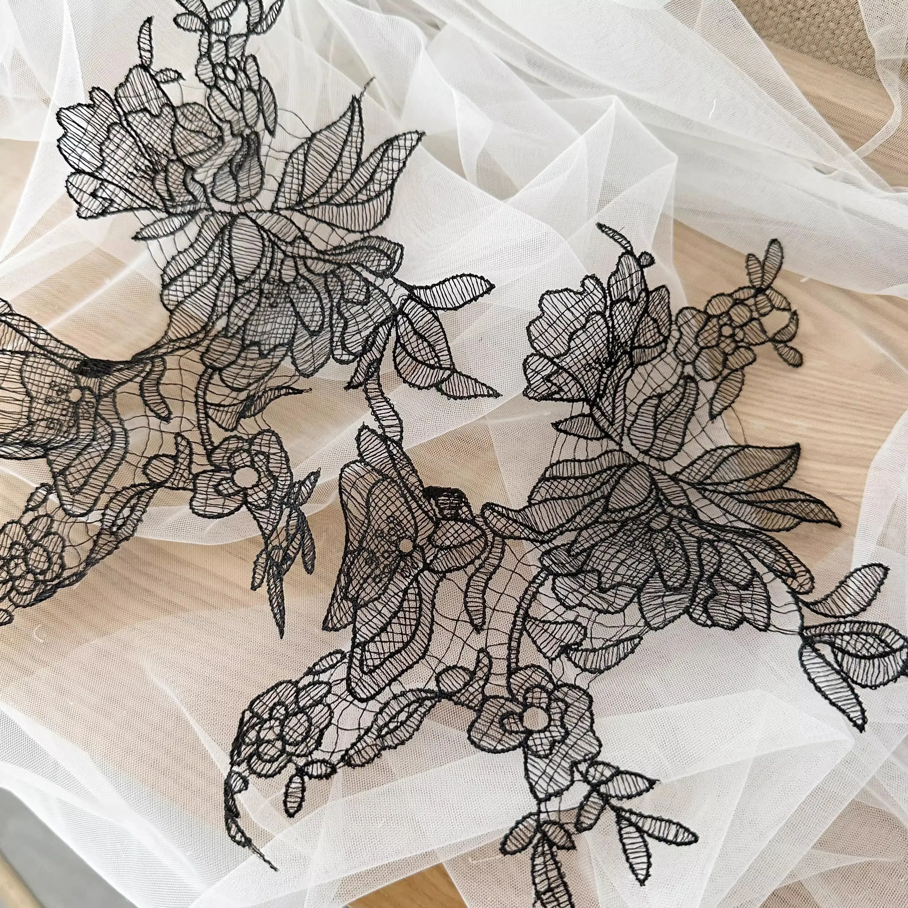 1 Pair Flower Lace Patches For Bridal Wedding Dress White Mesh DIY Handmade Clothing Repair Sewing Accessories