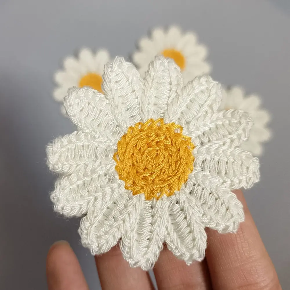 10 Pcs White Beauty Daisy Flower Embroidery Patches For DIY Clothing Sew-on Stickers  Applique For Garment Accessories