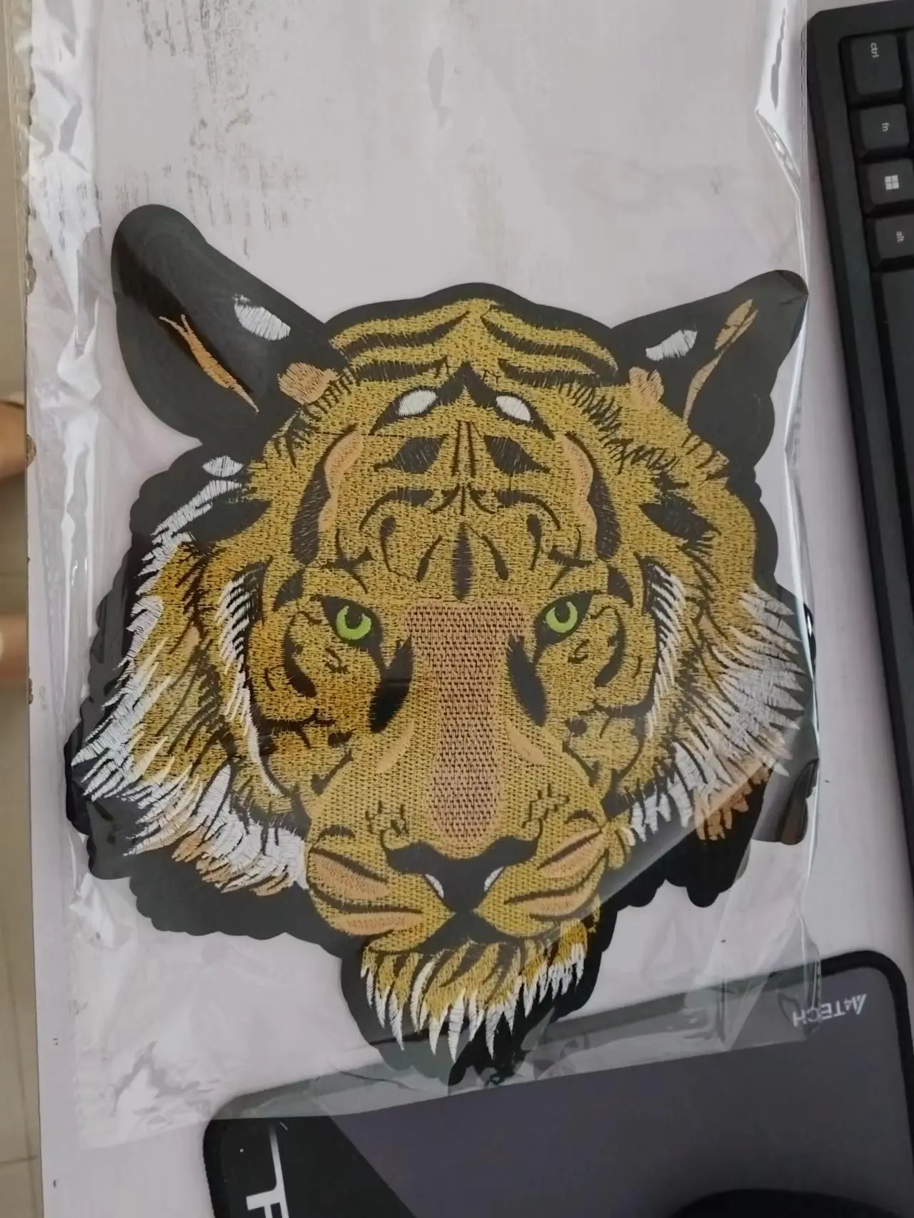 1 Pcs Gold Tiger Head Embroidery Patch Iron On Cloth Sticker DIY Coat Decoration Back Label Large Patch