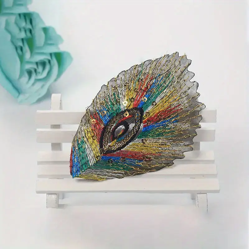 10Pcs Peacock Feathers Sequin applique Iron On Stickers Fabric Gold Thread Embroidery Patch Thermocollant For Clothing