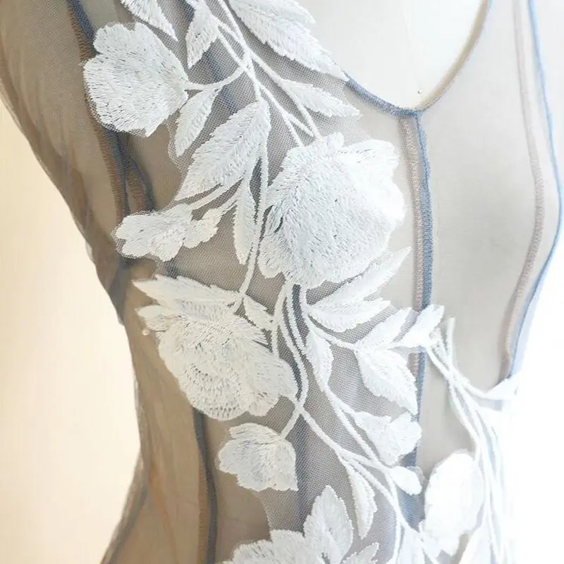1 Pair White Rose Embroidery Thin Fabric DIY Wedding Dress Decoration Stickers 53 * 20cm