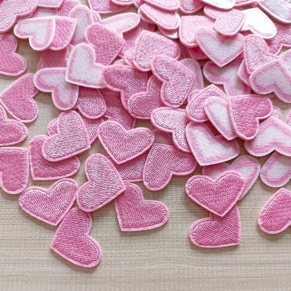 20Pcs Pink  Heart Embroidery Patch For Jeans  Bags Hats Decoration Iron On Patches Repair  Crafts Supplies 2.54CM