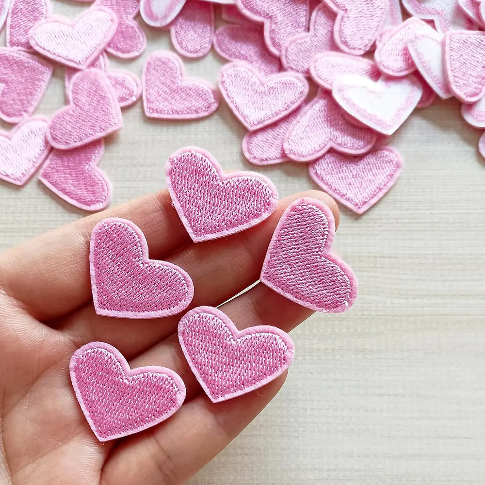 20Pcs Pink  Heart Embroidery Patch For Jeans  Bags Hats Decoration Iron On Patches Repair  Crafts Supplies 2.54CM
