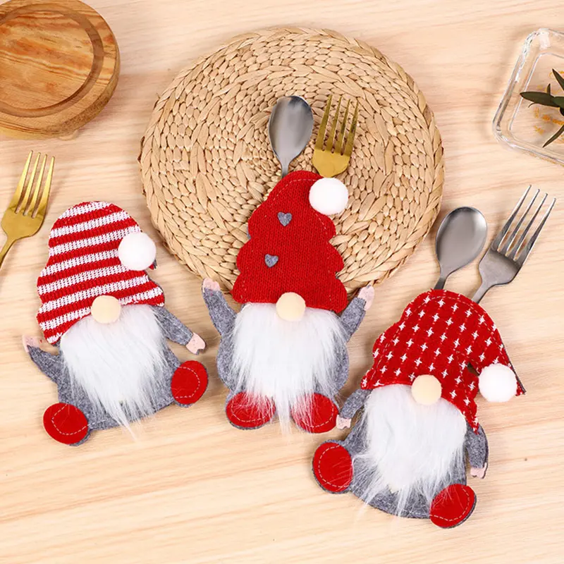 (1pcs)16 * 11cm Christmas Cutlery Decoration Faceless Knife And Fork Cover Santa Claus Felt Table Cover Decorations DIY Handmade