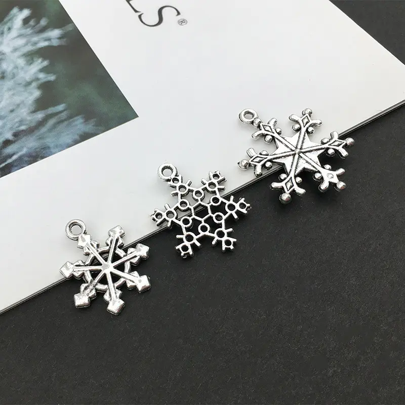 (14 Pcs/pack) Mixed Alloy Snowflake Pendant Christmas Decoration Metal Hollowed Out Snowflake Handmade Gift Label DIY Holiday